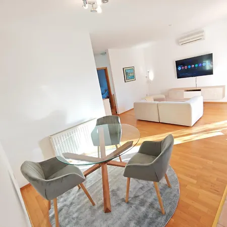 Happy Point Apartman Krk Town