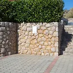 Happy Point Apartment *